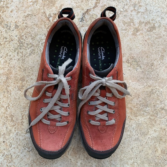 CLARKS Wavewalk Waterproof Sneakers 7M - Picture 2 of 8